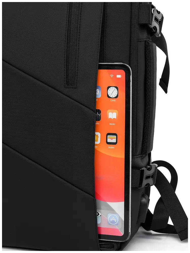 Mochila Ejecutiva para Laptop Expandible 20-39 L, USB y Antirrobo