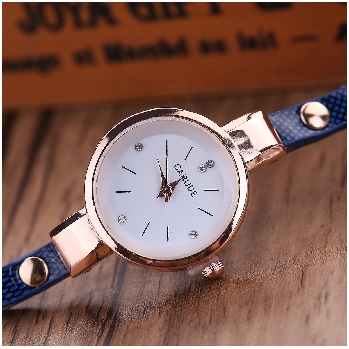 Reloj Personalizado para Mujeres con Incrustaciones y Pulsera Azul