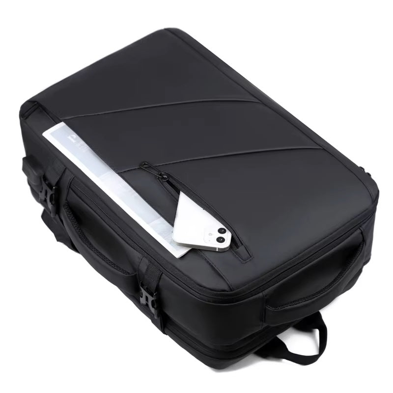 Mochila Ejecutiva para Laptop Expandible 20-39 L, USB y Antirrobo