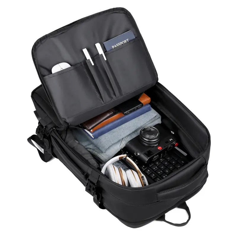 Mochila Ejecutiva para Laptop Expandible 20-39 L, USB y Antirrobo