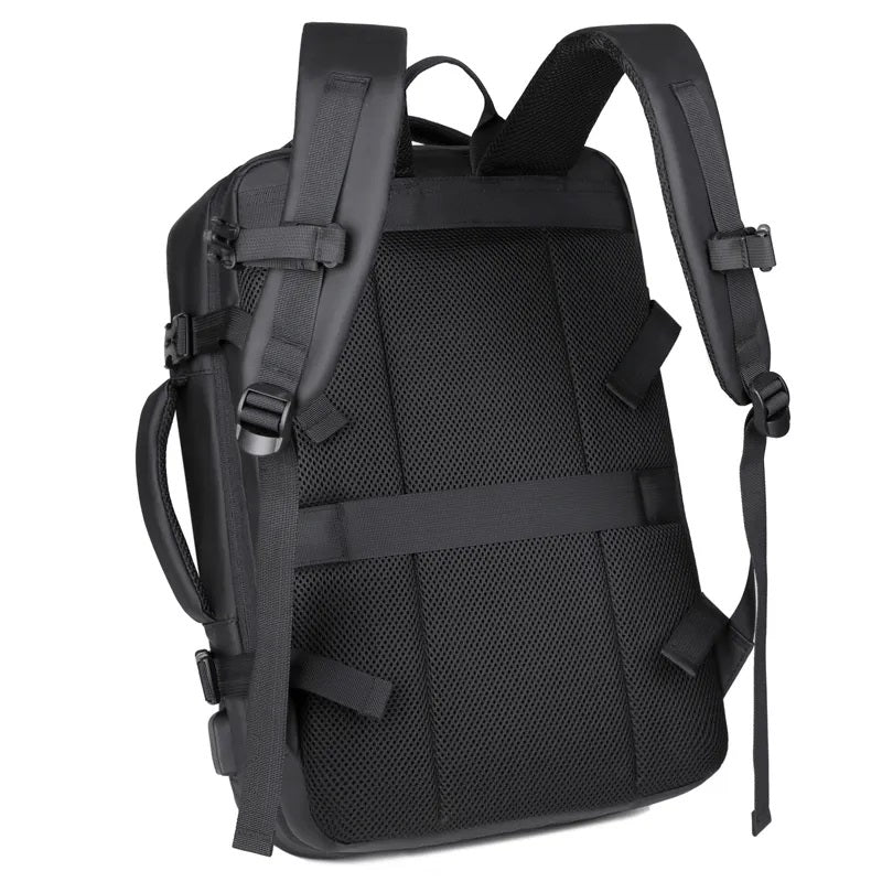 Mochila Ejecutiva para Laptop Expandible 20-39 L, USB y Antirrobo