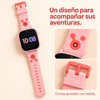 Color rosado: detalle de la correa ajustable, hebilla y cámara frontal del reloj infantil
